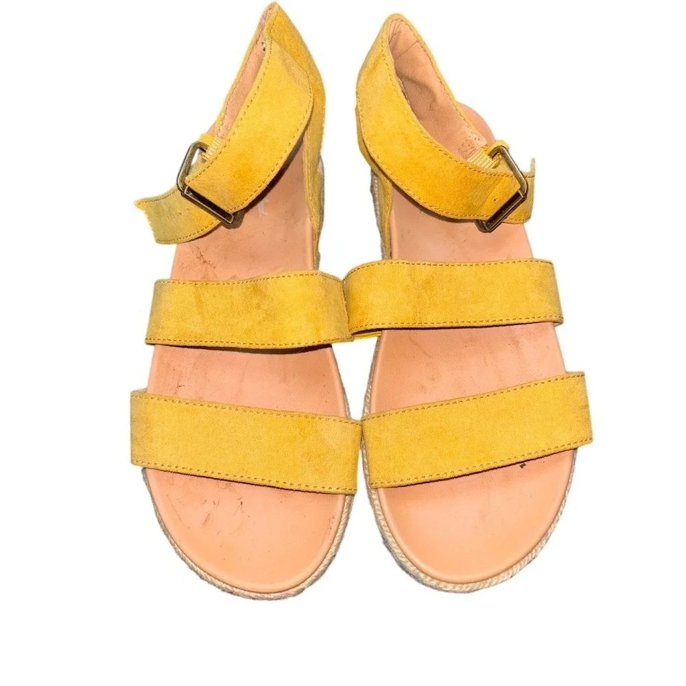 Universal Thread‎ Sandals Womens US 6 Yellow Espadrille Platform Wedge